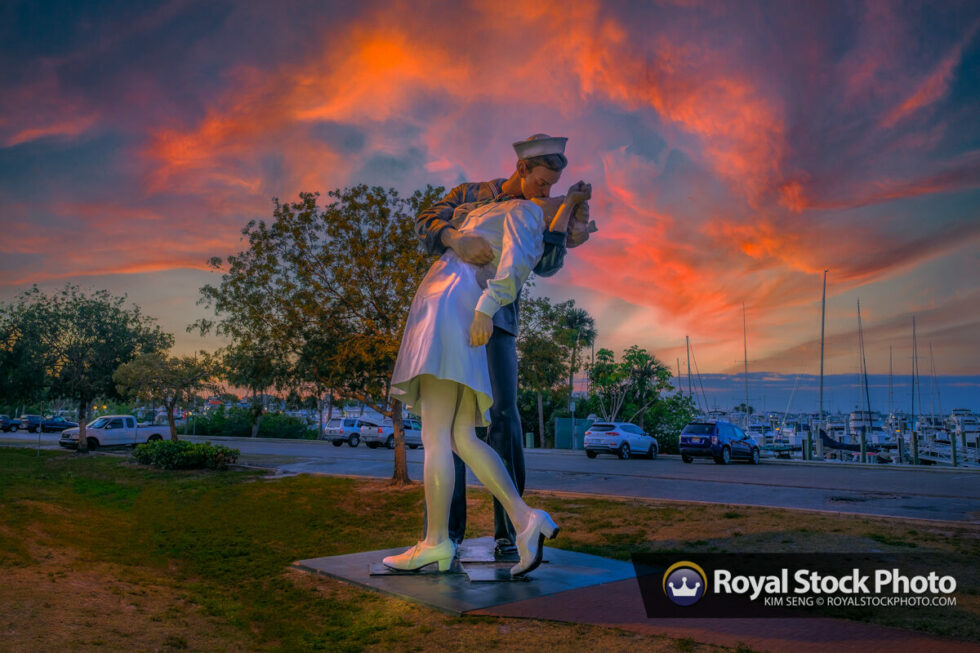Sailor Kissing Nurse Statue Sarasota Florida Sunset Royal Stock Photo