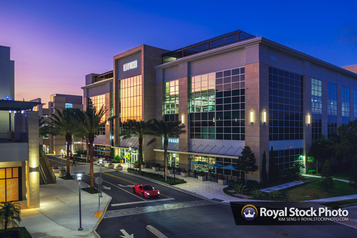 LifeTime Gym Palm Beach Gardens Royal Stock Photo LifeTime Gym Palm Beach Gardens Royal Stock Photo