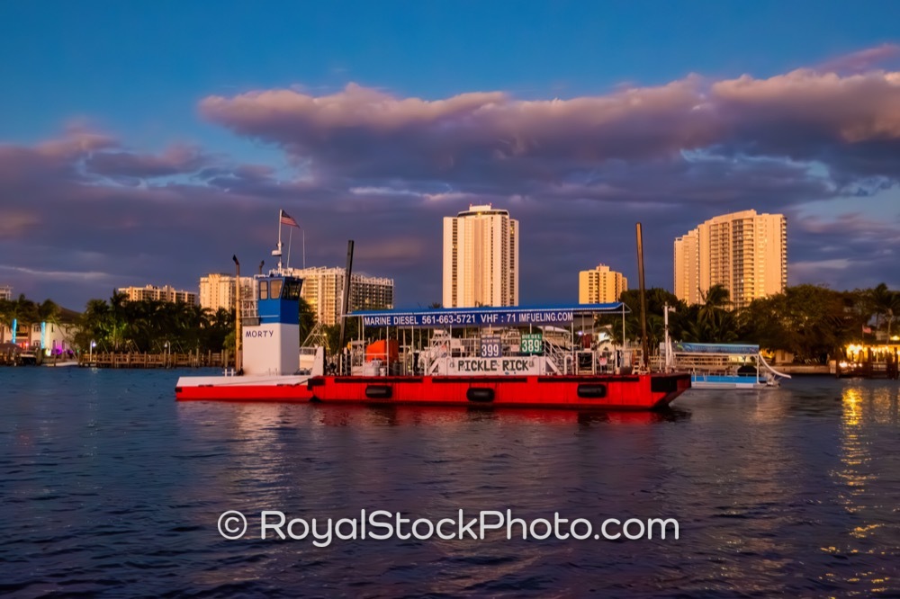 Visit Vibrant Riviera Beach Marina for Scenic Waterfront Activities and Leisurely Adventures on Blue Heron Boulevard 20251030