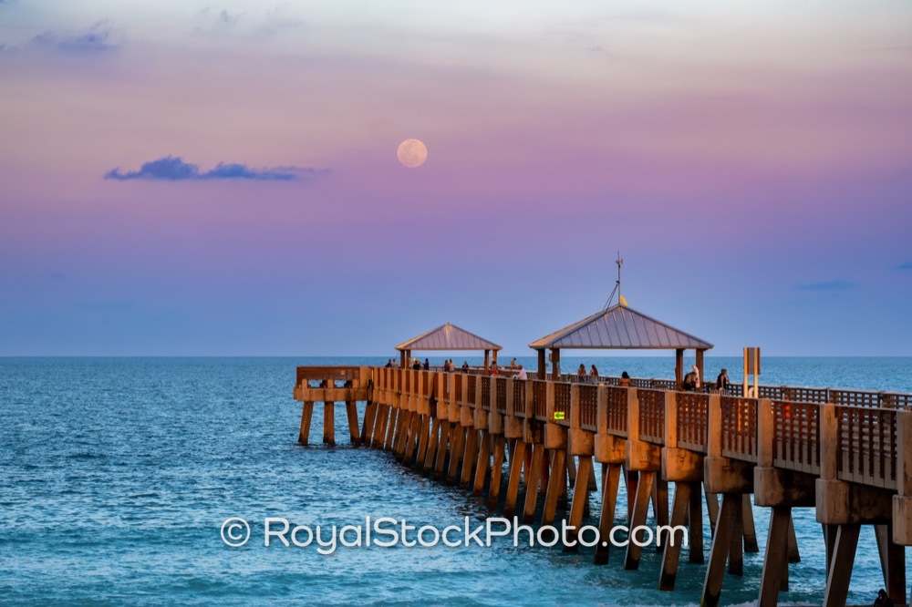 Capture the Vibrant Evening Scene at Juno Beach Pier Under the Moonlight on US Highway 1 20180101