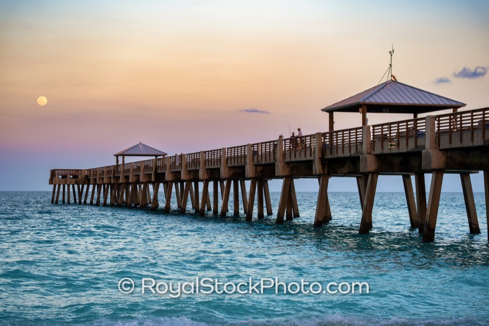 Elevated Recreational Experience at Juno Beach Pier Draws Visitors to Floridas Coastline on US Highway 1 20180101