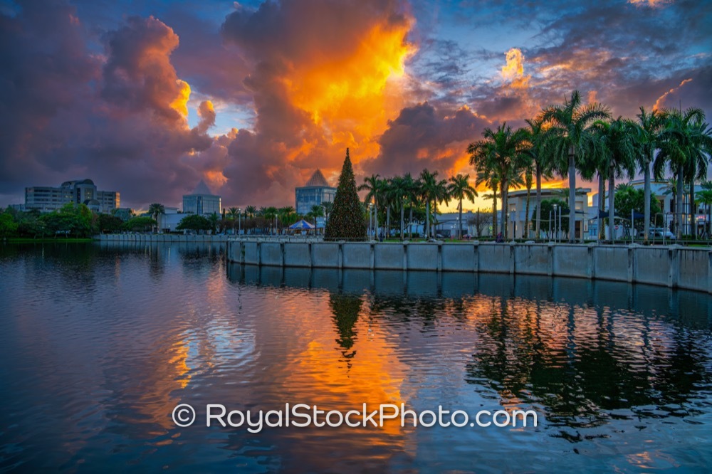 Waterfront Living Shines at Lake Victoria Gardens with Stunning Sunset Views on Lake Victoria Gardens Avenue 20251201