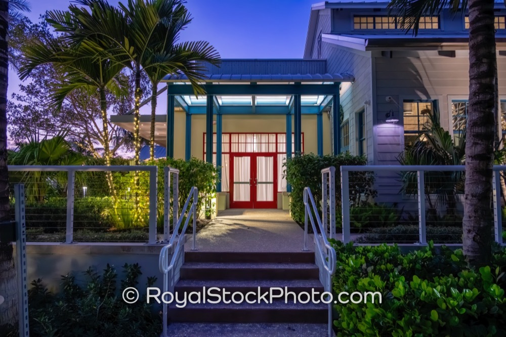 Historical Charm of the Jupiter Inlet Lighthouse Keepers House Captured at Twilight on Love Street 20251205