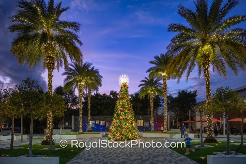 Enjoy Seaside Holiday Celebrations at Alton Town Center in Palm Beach Gardens Florida on Donald Ross Road 20251214