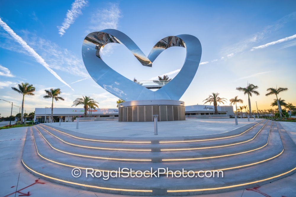 Elegant Heart in the Park Sculpture Captures the Essence of Waterfront Living in Port St Lucie on Southwest Discovery Way 20251212