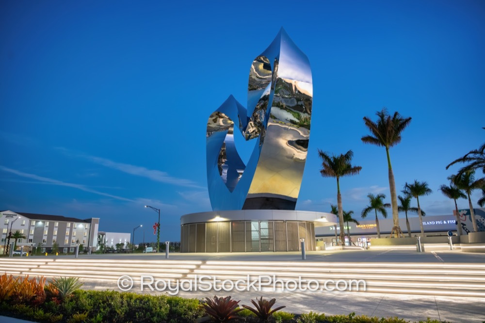 Reflective Heart in the Park Sculpture Symbolizes Luxury Living at Southwest Discovery Way in Port St Lucie 20251212