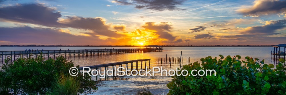 Breathtaking Sunset Over Melbourne Beach Pier Captures Local Fishing Activity and Community Life on Riverside Drive 20260102