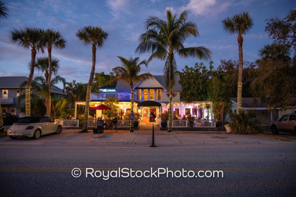 EcoConscious Dining Experience Amid Stunning Melbourina Beach Sunsets at Djons Steak House on Ocean Avenue 20260102
