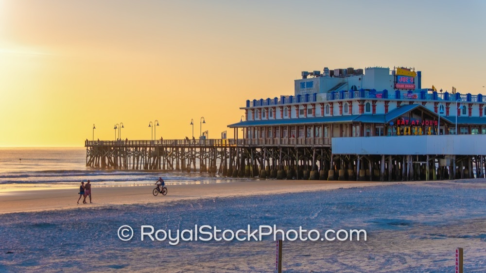 Experience Luxurious Coastal Living Near Daytona Beach Main Street Pier with Early Morning Splendor 20250719
