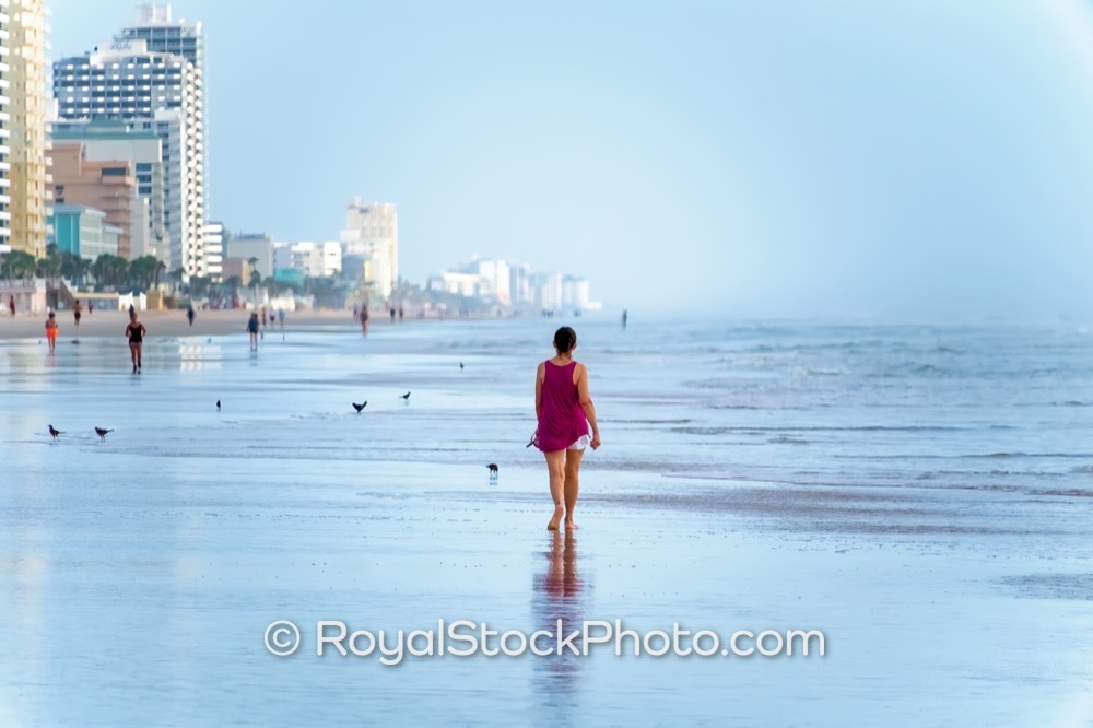 Luxurious Beachfront Access Invites Visitors to Embrace Daytona Beachs Oceanfront Lifestyle on Boardwalk 20250719