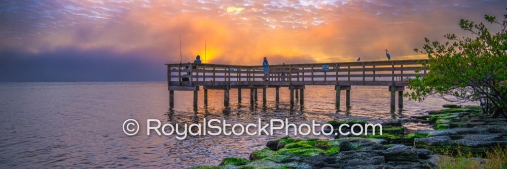 Vibrant Sunset Scene Captures Vitality of Castaways Point Park for Travel Articles on Bay Boulevard Northeast 20260104