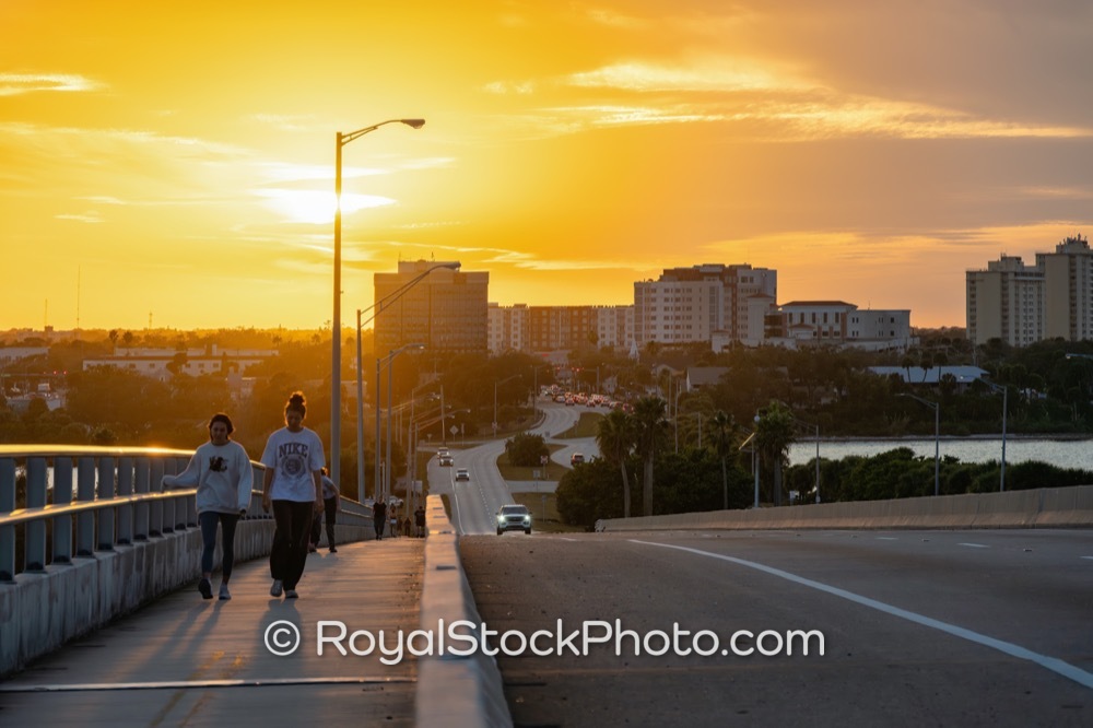 Coastal Living Destination Showcases Vibrant Sunset Scenes on Melbourne Causeway in Indialantic Florida 20260121