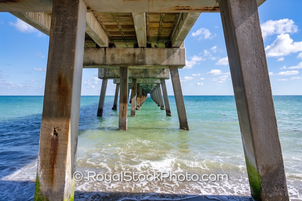 Experience Vibrant Coastal Activities at Juno Beach Pier Under Clear Afternoon Skies on US Highway 1 20251121