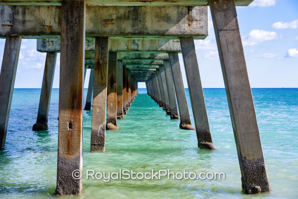 Iconic Juno Beach Pier Provides Captivating Scenery for Relaxation and Recreation in Coastal Florida on US Highway 1 20251121