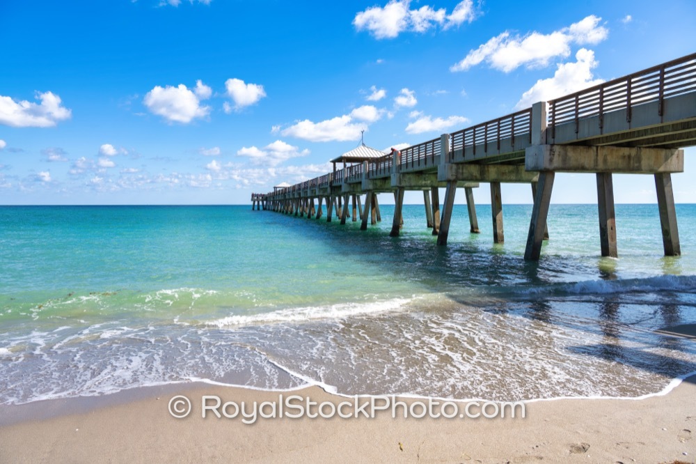 FamilyFriendly Amenities and Waterfront Recreation at Juno Beach Pier in Sunny Florida on US Highway 1 20251121