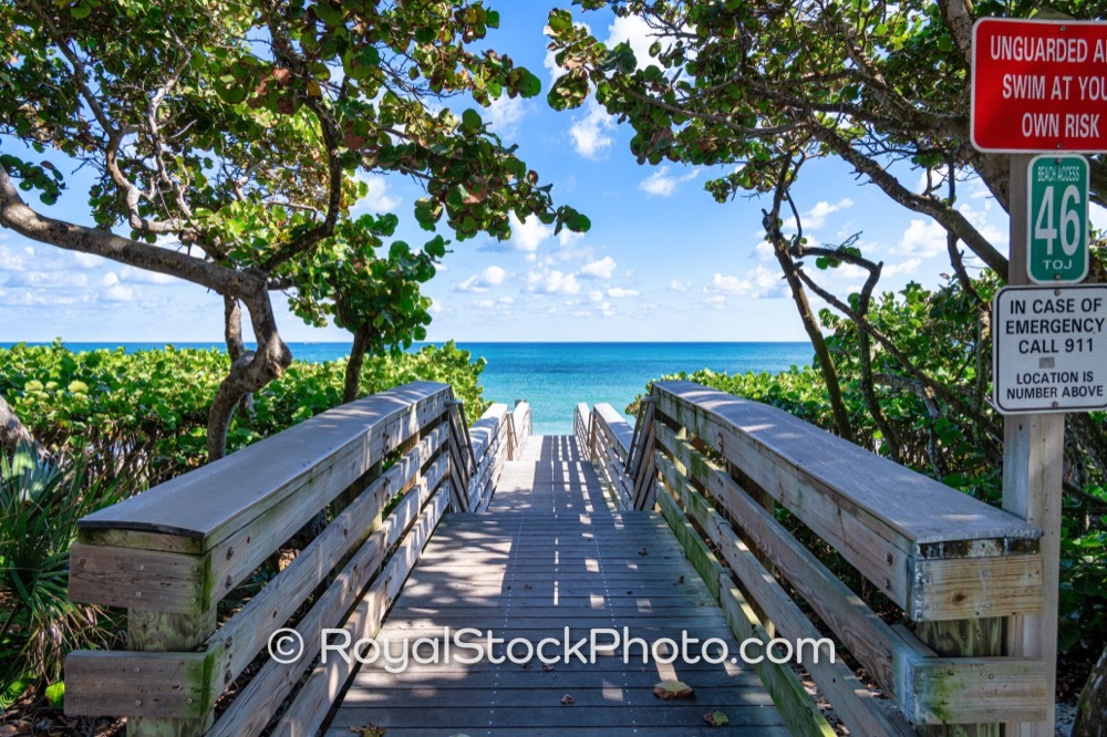 Coastal Amenities and Walkway Leading to Dramatic Views at Jupiter Beach Access in Florida on Jimmy Buffett Memorial Highway 20251121