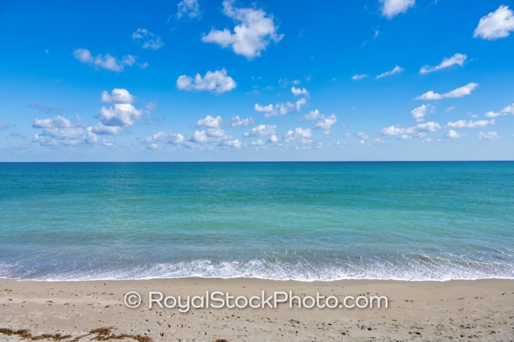 Breezy Beach Activities and Relaxation Opportunities Draw Visitors to Jupiter Beach in Florida on Jupiter Beach Road 20251121