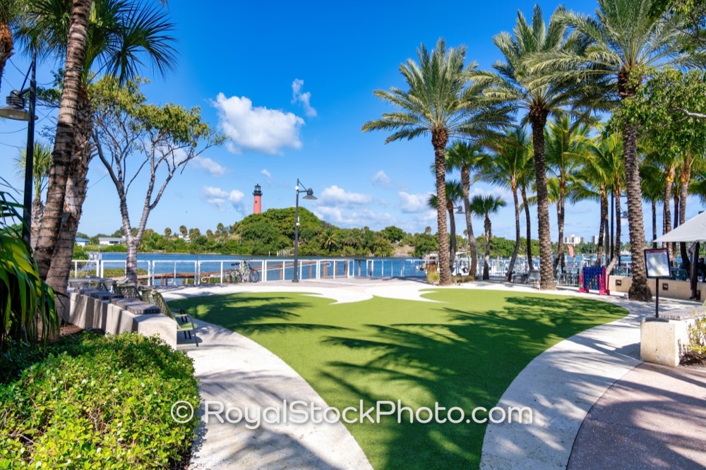 Lively Waterfront Recreation Spaces Enhance Visitor Experience at Jupiter Inlet Lighthouse Park on Lighthouse Road 20251121