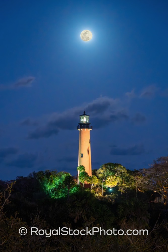 Visit the Iconic Jupiter Inlet Lighthouse Under the Bright Moonlight in Florida on Captain Armours Way 20260302