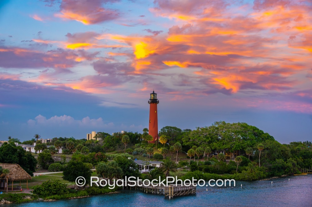 Premier Waterfront Living Showcases Stunning Views of Jupiter Inlet Lighthouse at Sunset on County Highway 707 20260513