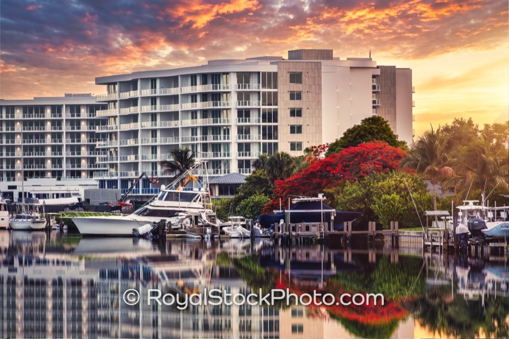 Waterfront Luxury Property Showcases Morning Reflections in Palm Beach Gardens Florida on Sandy Hill Lane 20260611